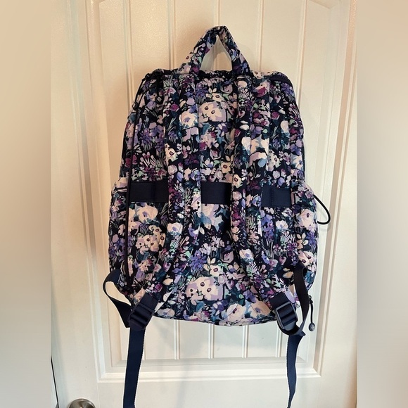 NWT Vera Bradley Featherweight Commuter Backpack ARTIST’S GARDEN PURPLE - Picture 4 of 15